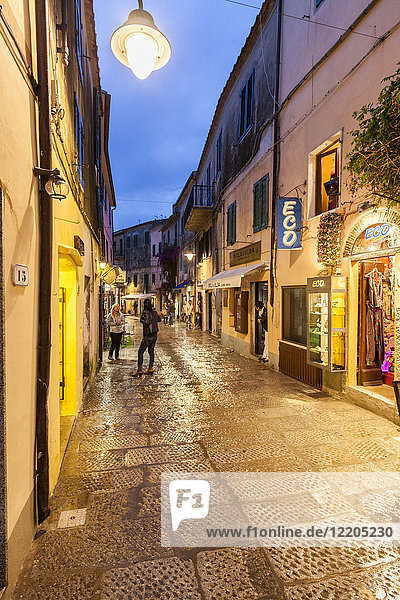 Geschäfte in der Altstadt  Capoliveri  Insel Elba  Provinz Livorno  Toskana  Italien  Europa