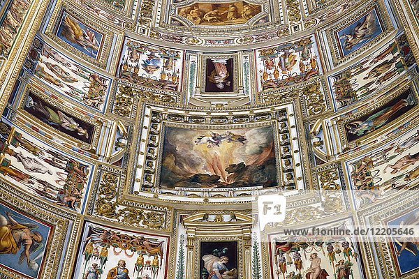 Fresken an der Decke der Galerie der Landkarten  Vatikanmuseum  Rom  Latium  Italien  Europa