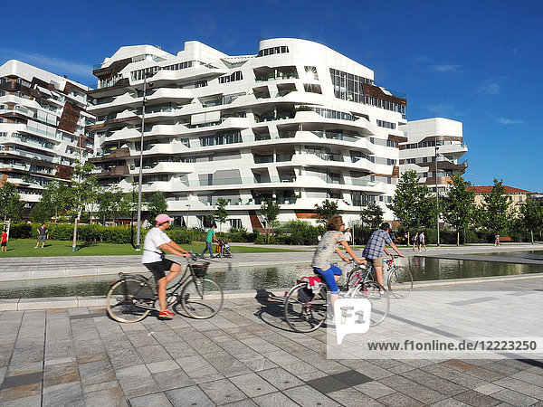 Europa  Italien  Lombardei  Mailand  Stadtviertel Citylife  von Zaha Hadid entworfenes Residenzgebäude
