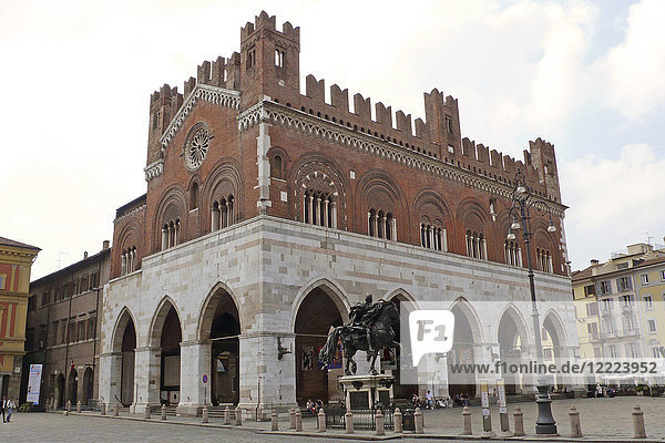 Das Rathaus auf der Piazza Cavalli  Piacenza  Emilia Romagna  Italien