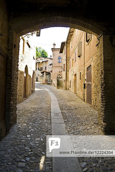 Mittelalterliches Dorf Savignano sul Panaro  Emilia Romagna  Italien