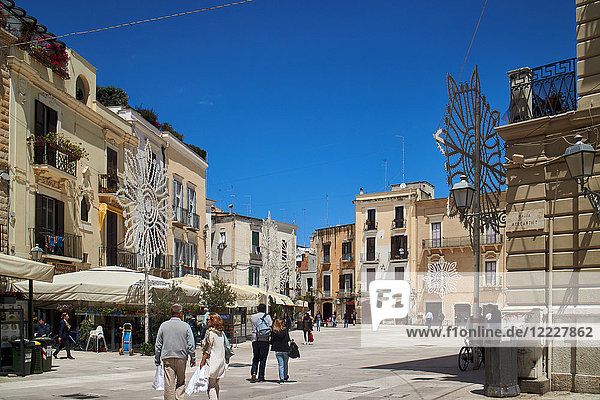 Europa  Italien  Apulien  Bari Stadt  die Altstadt  Piazza Mercantile