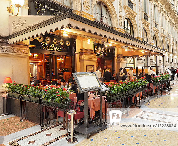 'Italy  Lombardy  Milan  Restaurant /cafè '' La Galleria '' in the Vittorio Emanuele Gallery'