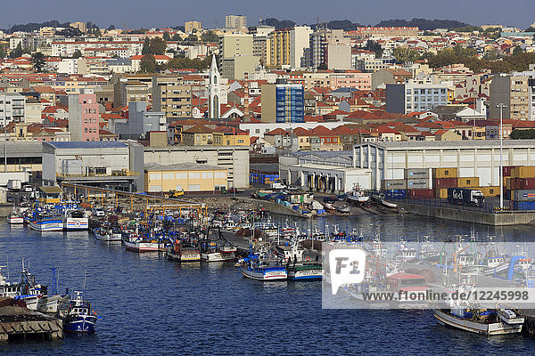 Fischerboote  Hafen von Leixoes  Stadt Matosinhos  Portugal  Europa