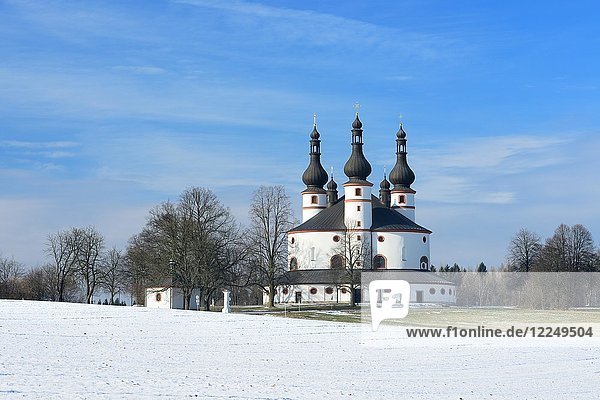 Die Dreifaltigkeitskirche Kappl im Winter  Waldsassen  Oberpfalz  Bayern  Deutschland  Europa