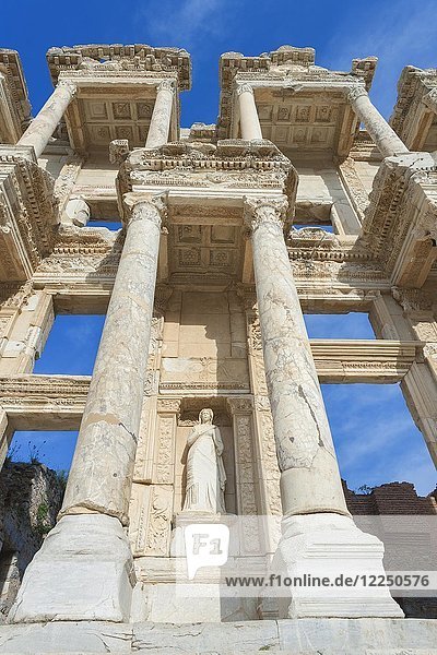 Ruinen der Bibliothek des Celsus  Ephesus  Türkei  Asien