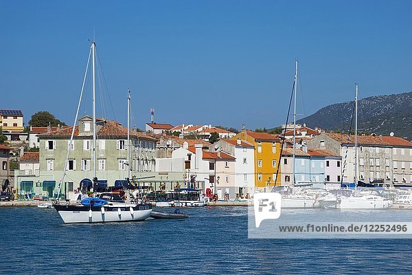 Harbour  Cres Town  Island of Cres  Kvarner Gulf  Croatia  Europe