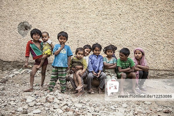 Group of small children in the slum at the Ghazipur garbage dump  New Delhi  India  Asia