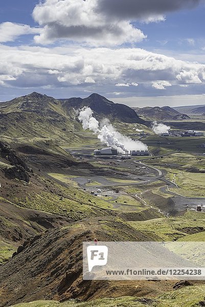 Blick auf das Kraftwerk Hellisheiði  Vulkansystem Hengill  Suðurland  Island  Europa