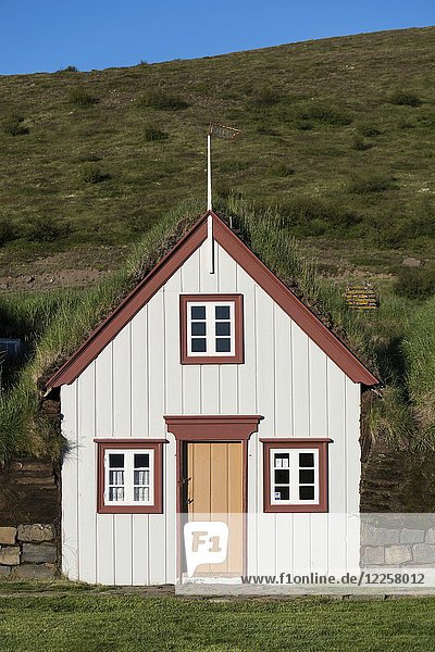 Altes isländisches Torfhaus Laufás  Freilichtmuseum  Eyjafjörður  Nordisland  Island  Europa