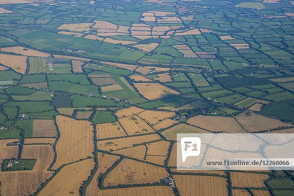 Luftaufnahme der landwirtschaftlichen Felder um Dublin  Irland  Europa