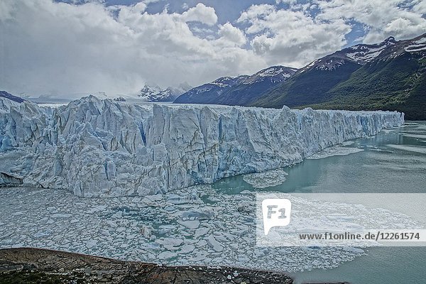 Perito-Moreno-Gletscher  Lago Argentino  Parque Nacional Los Glaciares  El Calafate  Provinz Santa Cruz  Patagonien  Argentinien  Südamerika