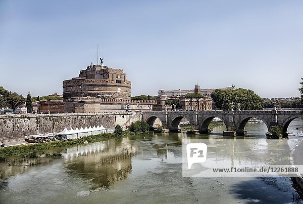 Engelsburg am Tiber Rom Italien Europa