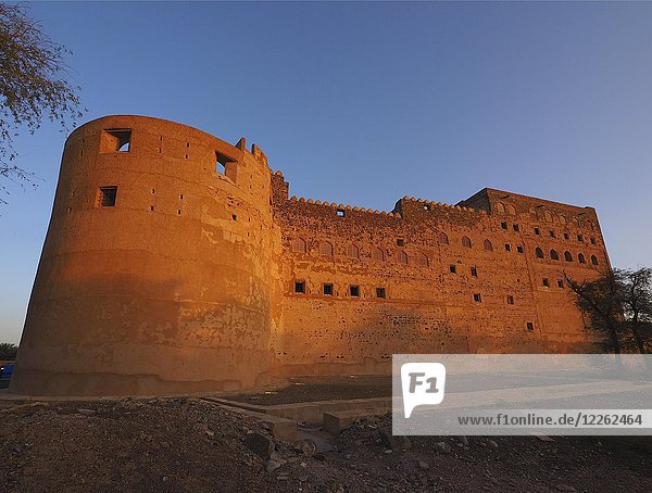 Burg Jabrin im Abendlicht  Jabreen  Region Ad Dakhiliyah  Oman  Asien