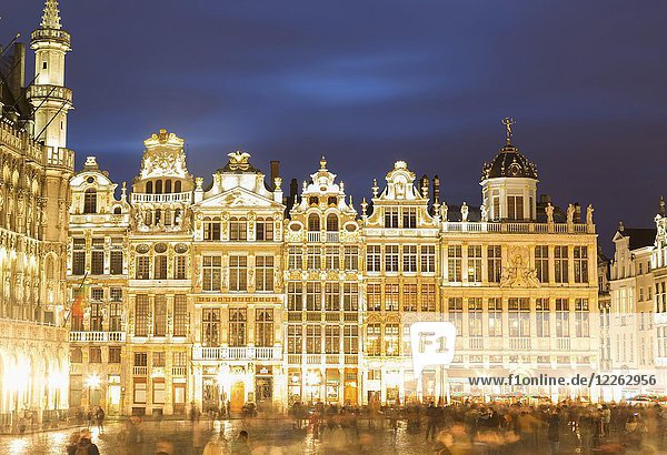 Barocke Häuserfassaden am Grand-Place Grote Markt bei Nacht  Brüssel  Belgien  Europa