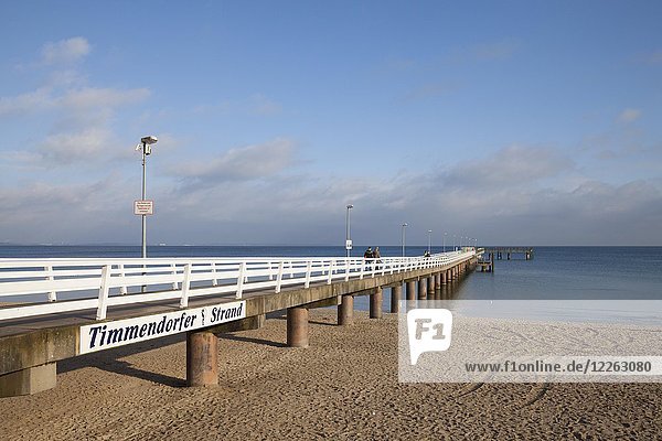 Pier  Timmendorfer Strand  Baltic Sea coast  Lübeck Bay  Schleswig-Holstein  Germany  Europe