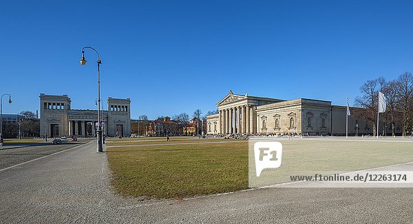 Königsplatz mit Glyptothek und Propyläen  München  Bayern  Deutschland  Europa