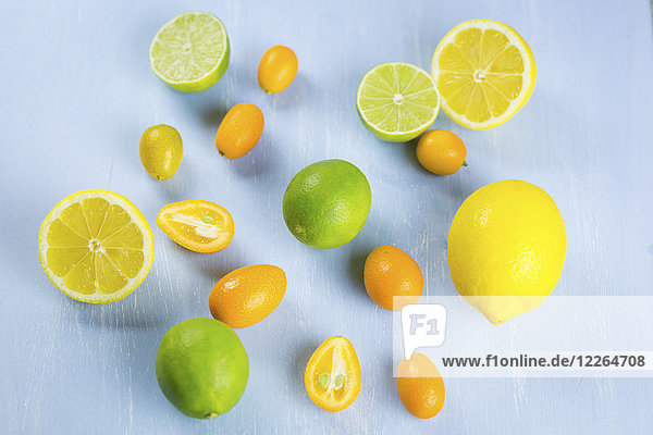 Limetten  Zitronen und Kumquats