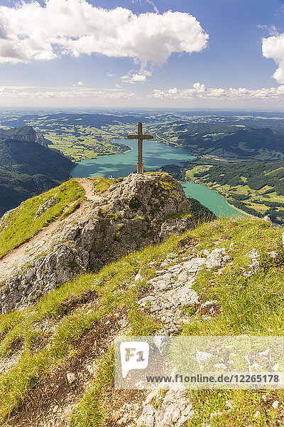 Austria  Salzkammergut  Mountain Schafberg  View from Himmelspforte with summit cross
