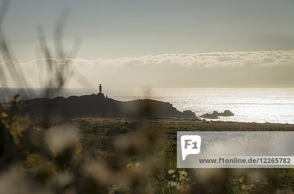 Spanien  Kanarische Inseln  Teneriffa  Punta de Teno  Leuchtturm an der Küste