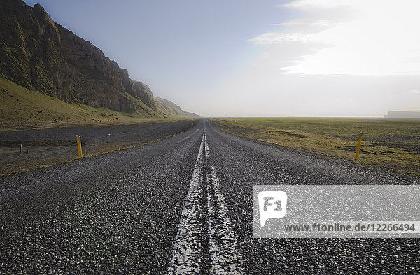 Island  südlich von Island  leere Umgehungsstraße