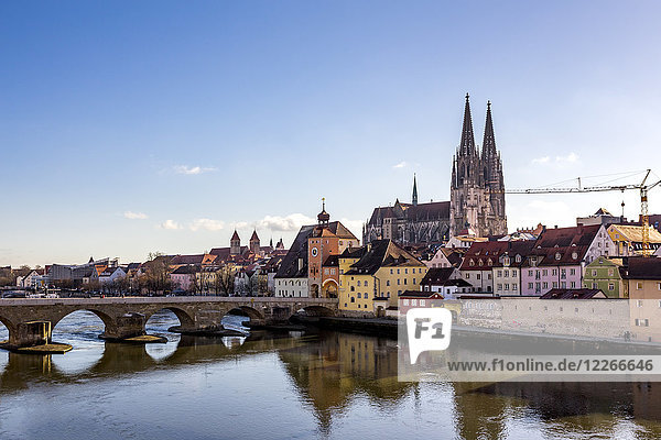 Germany  Regensburg  view to the old town with cathedral and Danube River in the foreground