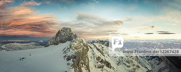 Österreich Salzkammergut Koppenkarstein bei Sonnenuntergang