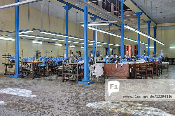Operative Bekleidungsfabrik  Havanna  Kuba