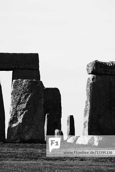 Blick auf Stonehenge gegen den Himmel  Wiltshire  Großbritannien