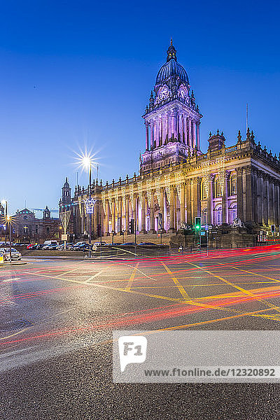 View of Leeds Town Hall at Christmas  Leeds  Yorkshire  England  United Kingdom  Europe
