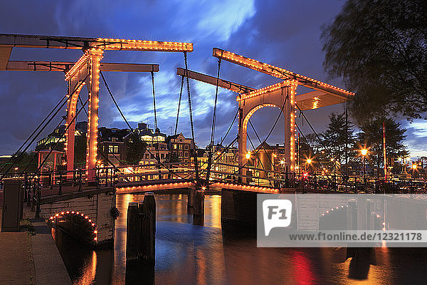 Walter Suskindbrug Bridge  Amsterdam  North Holland  Netherlands  Europe