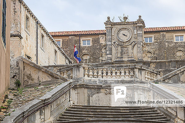 Die Stufen  die zur St. Ignatius-Kirche in der Altstadt von Dubrovnik führen  UNESCO-Weltkulturerbe  Kroatien  Europa
