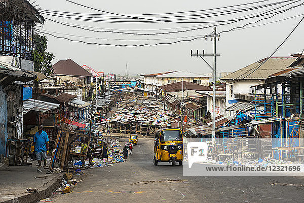 Markt am Wasser im Zentrum von Monrovia  Liberia  Westafrika  Afrika