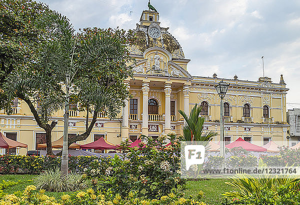 Das Rathaus von Retalhuleu auf dem Hauptplatz  Retalhuleu  Guatemala  Mittelamerika