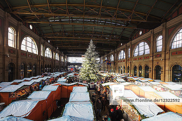 Christmas market at Zurich train station  Zurich  Switzerland  Europe