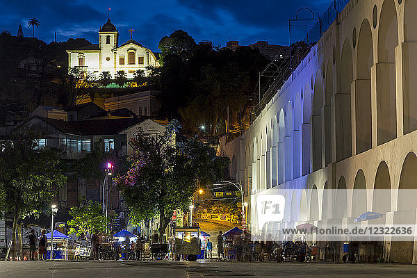 Night shot of the Lapa Arches and the Santa Teresa convent  Rio de Janeiro  Brazil  South America