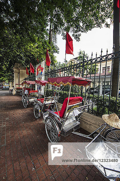 Geparkte Fahrräder; Hanoi  Vietnam