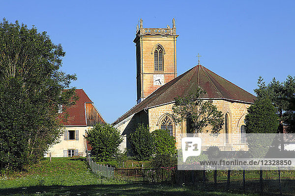Frankreich  Bourgogne Franche Comte  Jura (39)  Nozeroy  Kirche Mieges