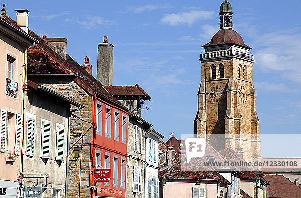 Frankreich  Franche Comte  Departement Jura (39)  Arbois  Kirche Saint Just (Glockenturm)