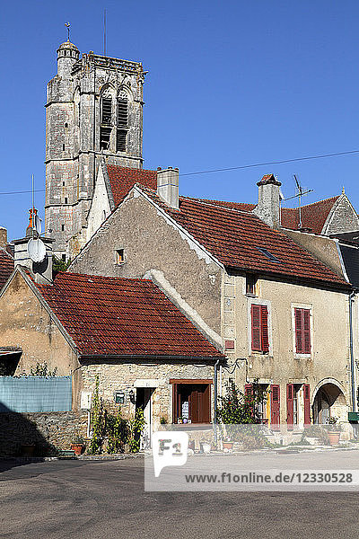 Frankreich  Region Bourgogne Franche Comte (Burgund)  Departement Yonne  Noyers oder Noyers sur Serein (schönstes Dorf Frankreichs) Kirche Notre Dame