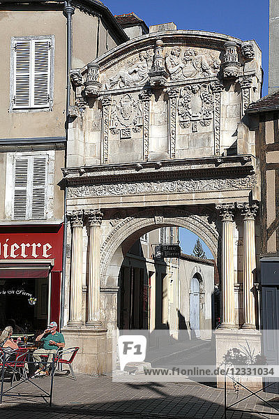 Frankreich  Region Bourgogne Franche Comte (Burgund)  Departement Yonne  Auxerre  Tor Saint Pierre