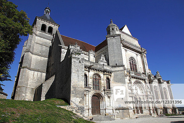 Frankreich  Bourgogne Franche Comte  Departement Yonne (89)  Tonnerre  Kirche Saint Pierre