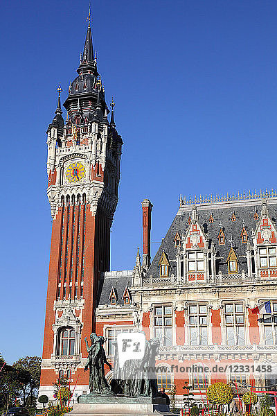 Frankreich  Hauts de France  Departement Pas de Calais (62)  Calais  Rathaus und Glockenturm (Unesco-Welterbe)