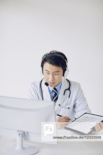 Japanese doctor working remotely