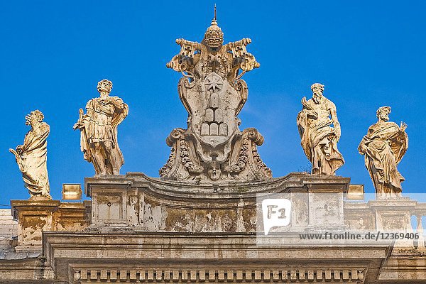 Bernini's colonnade,  St. Peter's square,  Piazza San Pietro,  Vatican city,  Rome,  Lazio,  Italy,  Europe.