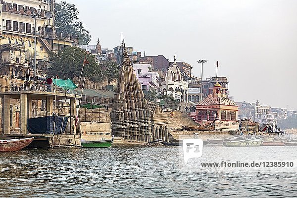 Temples and palaces on the ghats at Ganges river  Varanasi  Uttar Pradesh  India  Asia