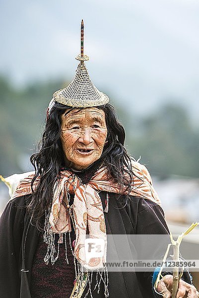 Alte Frau mit traditionellen Hut vom Bergvolk der Laya Gasa Distrikt Himalaya-Region Bhutan Asien