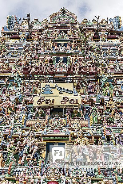 Hindufiguren am Arulmigu Kapaleeswarar-Tempel  Chennai  Tamil Nadu  Indien  Asien