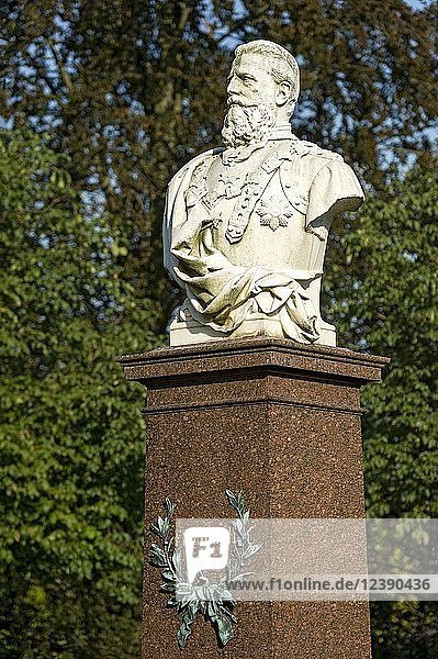 Marmorbüste  Denkmal für König und Kaiser Friedrich III  Kurpark  Bad Homburg vor der Höhe  Hessen  Deutschland  Europa