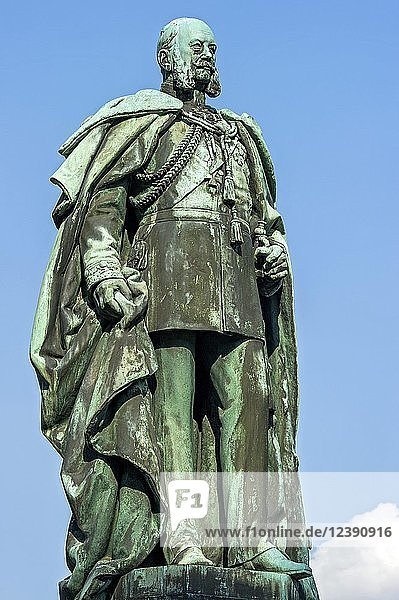 Ehrendenkmal  Bronzestatue von Kaiser Wilhelm I.  Kurpark  Bad Homburg  Hessen  Deutschland  Europa